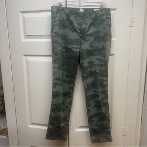 Gap Girlfriend Chino - Size 6 - Straight Leg